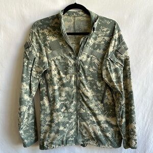 US Army Issue ADS ECWCS GEN III cold weather / wind zip-up jacket, size XS Short